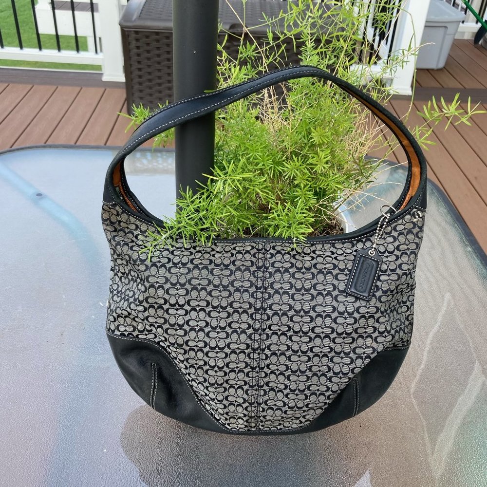 Coach black bag A3k 6617